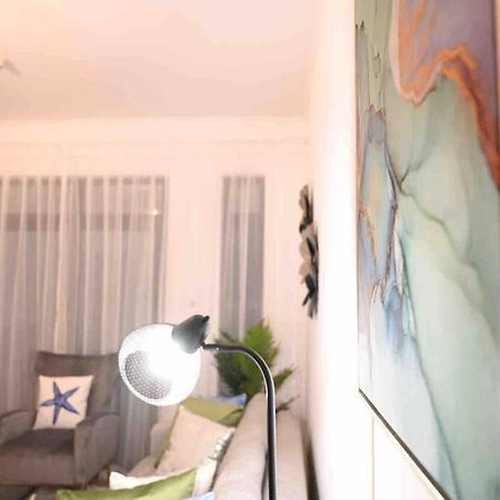 Brand New Furniture . Close To Dubai Mall. Εξωτερικό φωτογραφία