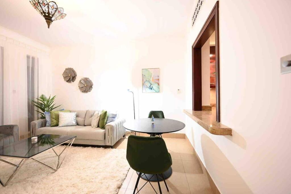 Brand New Furniture . Close To Dubai Mall. Εξωτερικό φωτογραφία