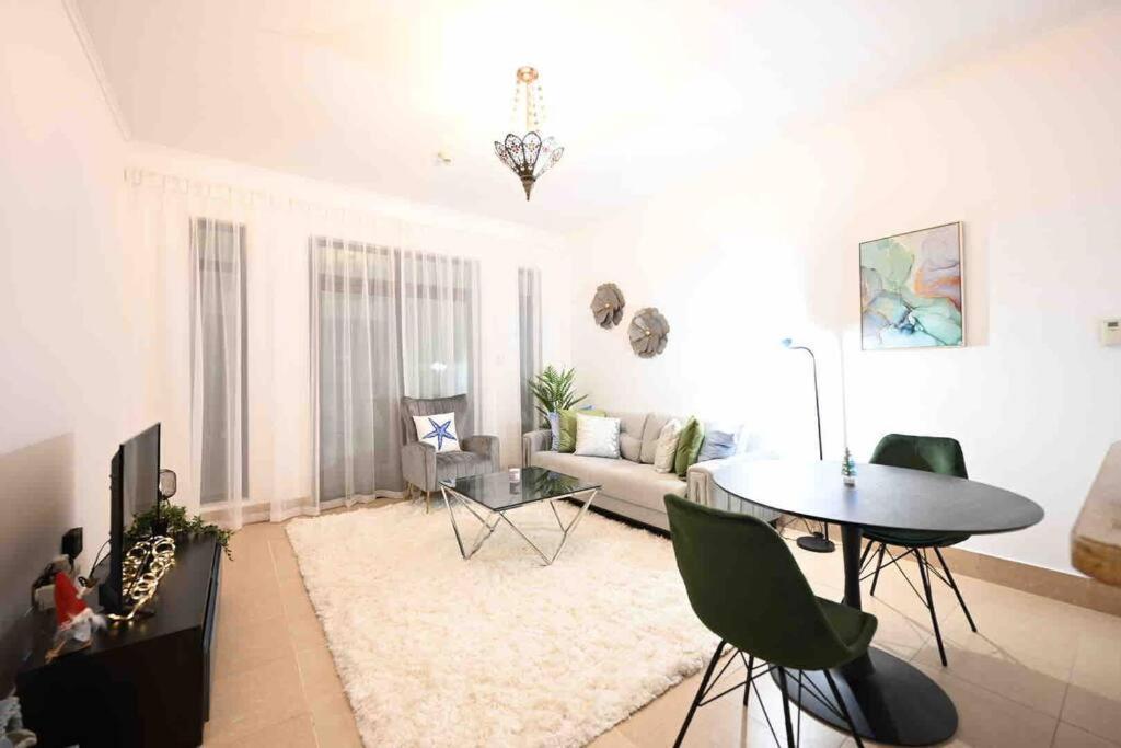 Brand New Furniture . Close To Dubai Mall. Εξωτερικό φωτογραφία