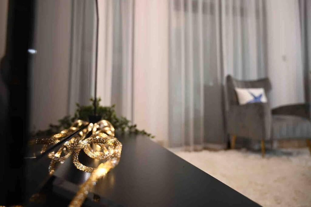 Brand New Furniture . Close To Dubai Mall. Εξωτερικό φωτογραφία