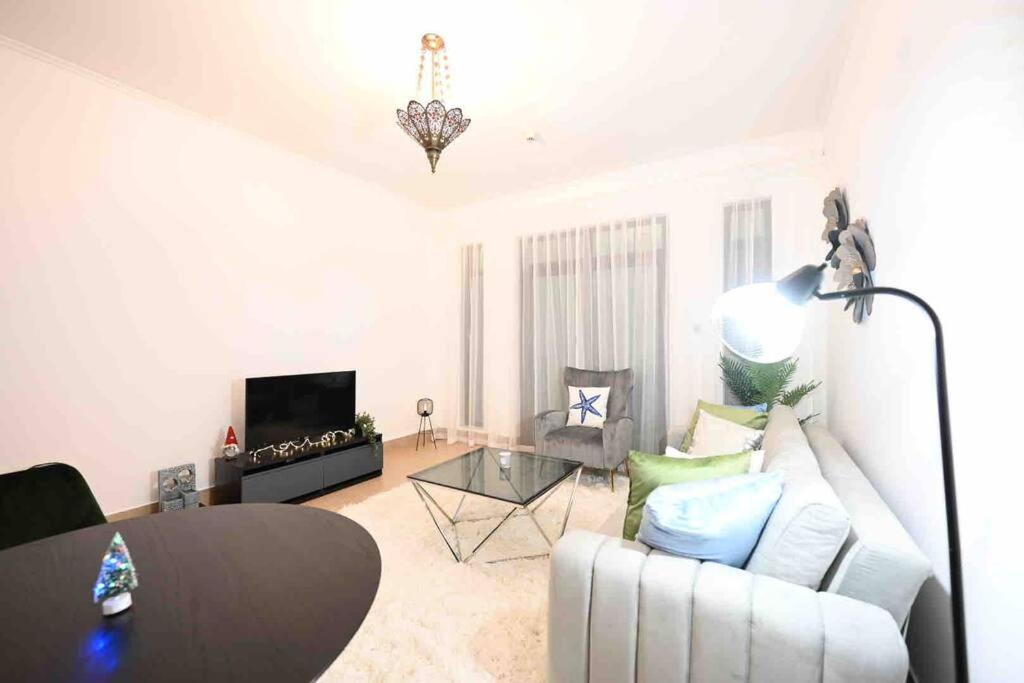 Brand New Furniture . Close To Dubai Mall. Εξωτερικό φωτογραφία