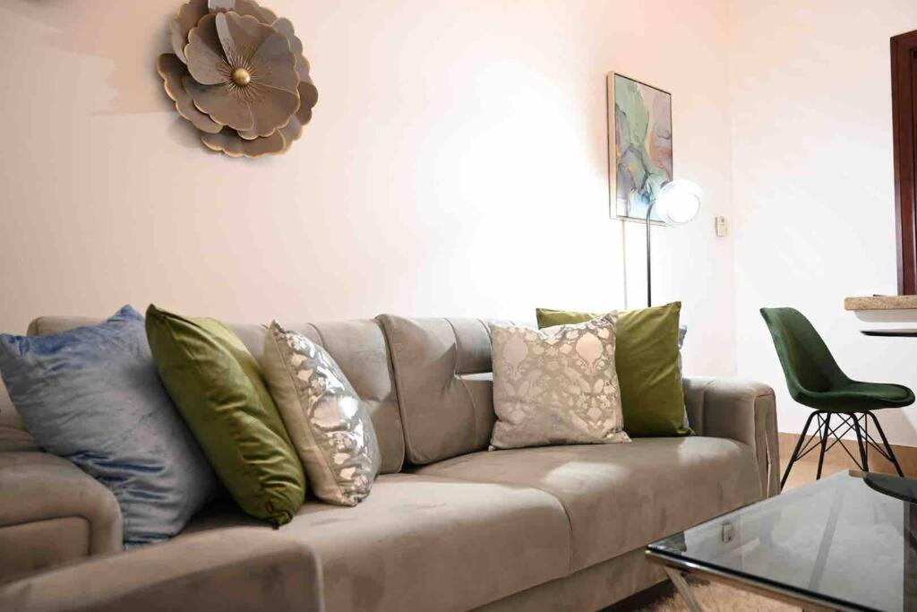 Brand New Furniture . Close To Dubai Mall. Εξωτερικό φωτογραφία