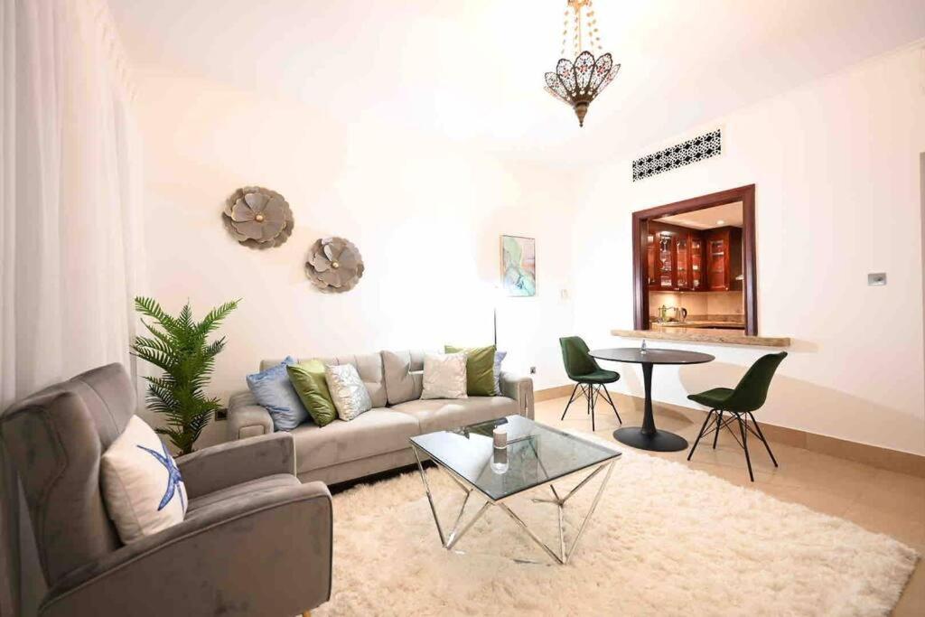 Brand New Furniture . Close To Dubai Mall. Εξωτερικό φωτογραφία