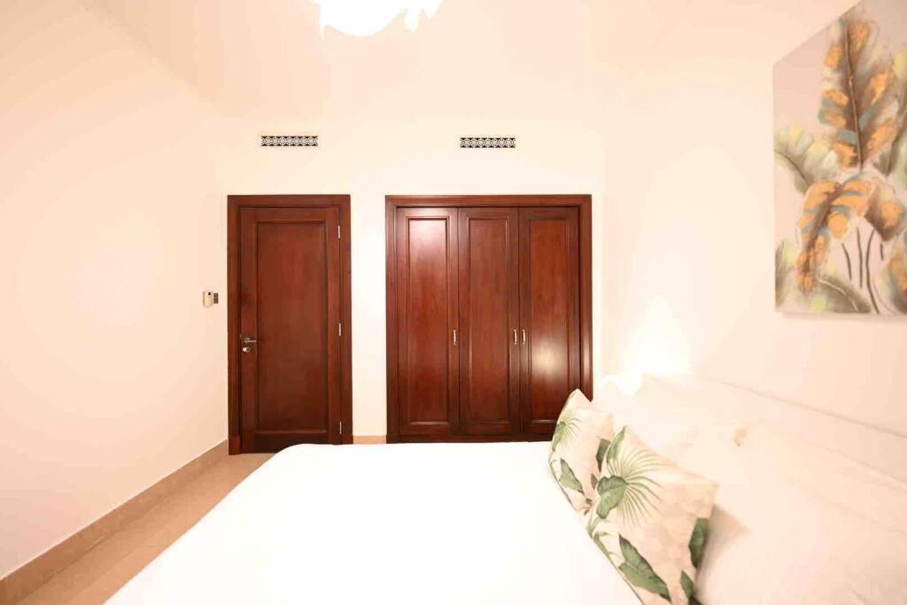 Brand New Furniture . Close To Dubai Mall. Εξωτερικό φωτογραφία